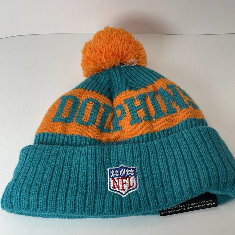 Miami DolphinsTeam Issued NFL NEW ERA Logo Beanie One Size Fits All Orange Pom